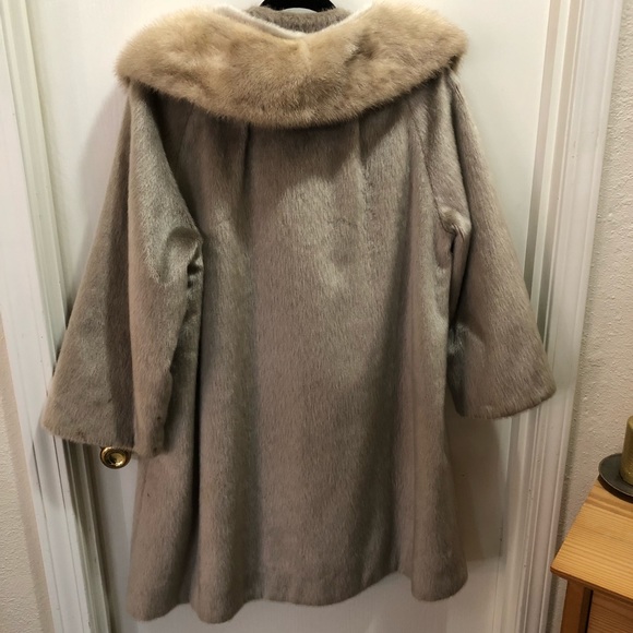 Vintage Brazotta faux fur coat with mink collar - Beautiful condition - Picture 4 of 7